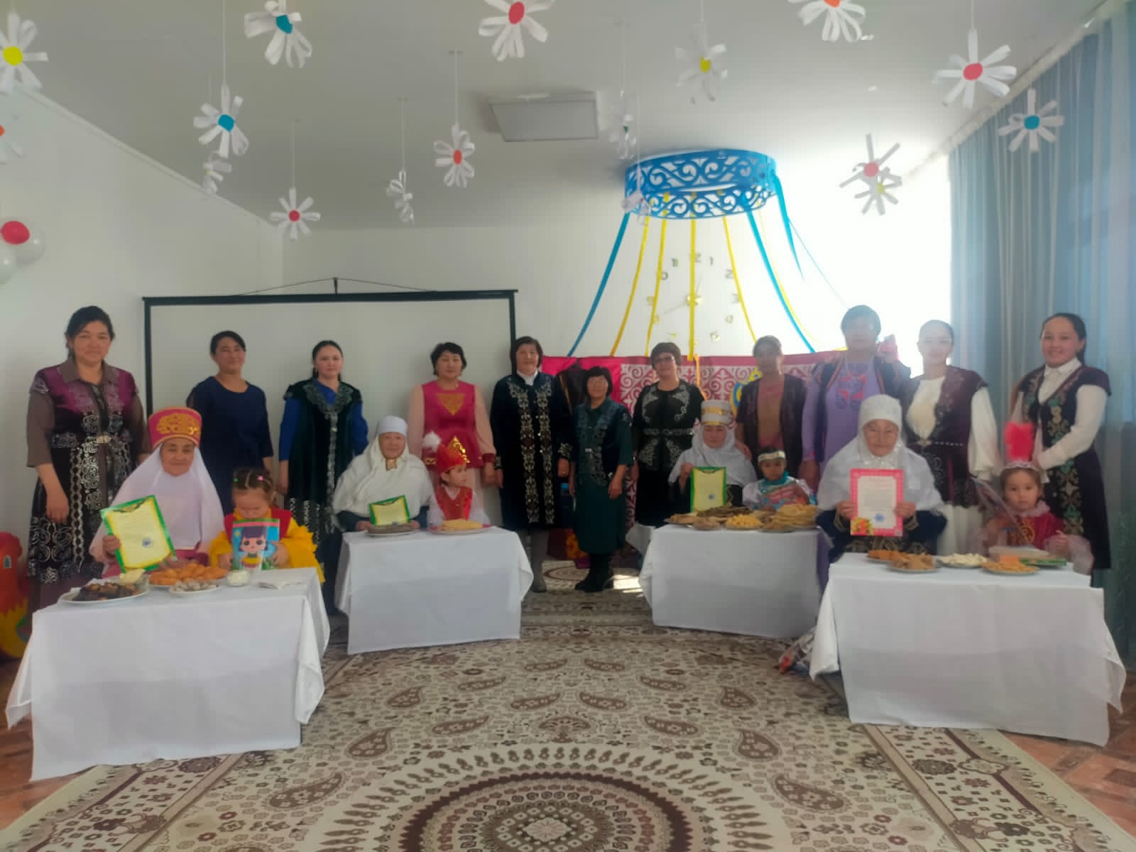 "Асыл әжем-ақ әжем" сайысы